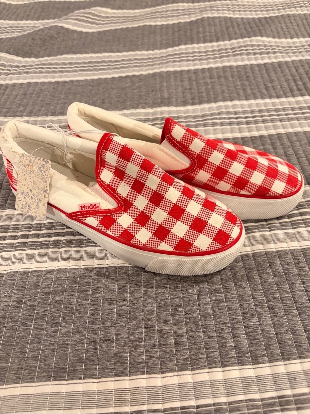 NWT Mudd Women’s Size 9 Red & White Check Slip-On Sneakers